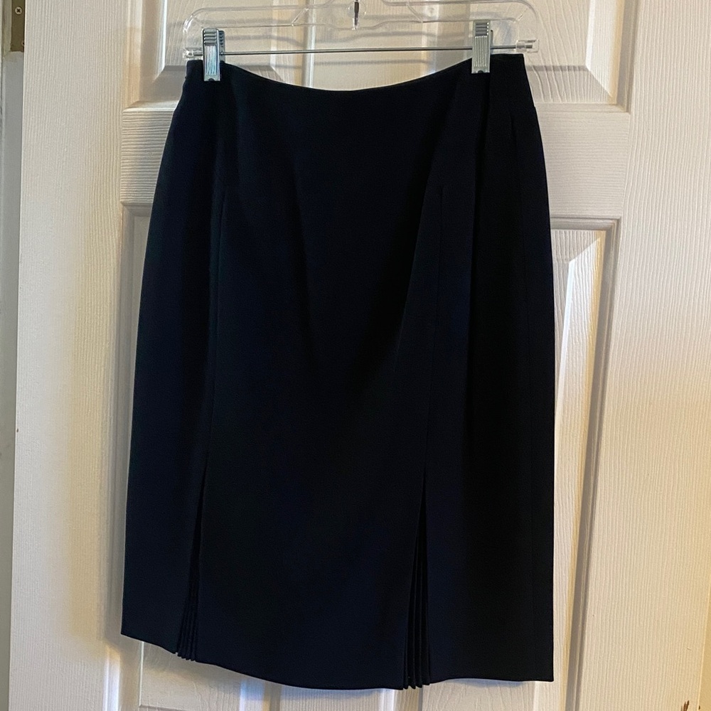 Ann Taylor Elegant Black Women's Skirt w/Pleats in the back.